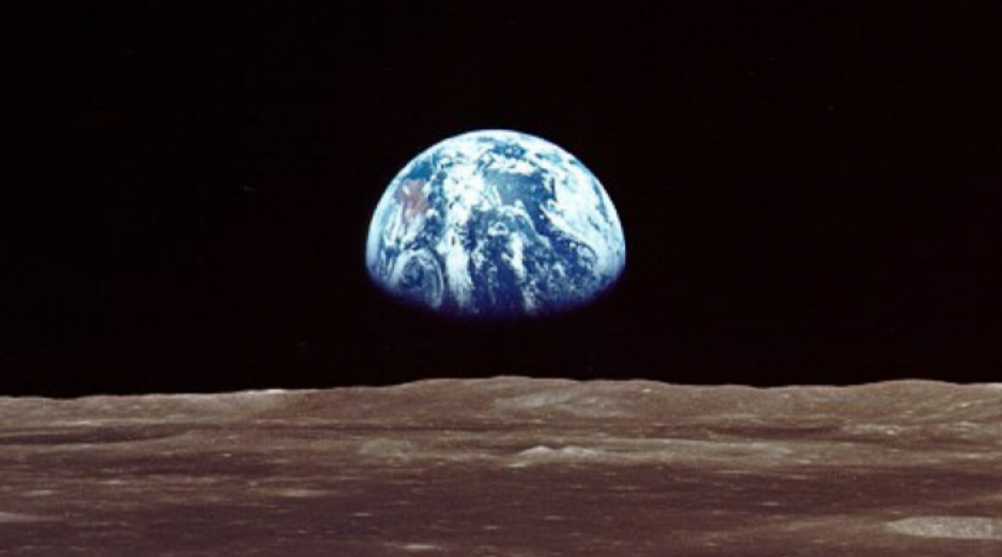 View of the earth from the moon