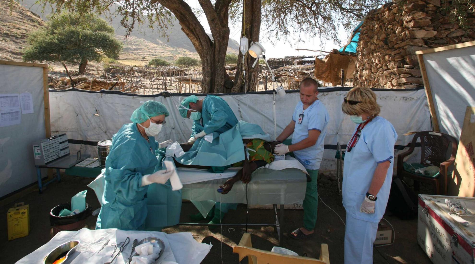 Stocking medical facilities, like this one in Sudan, is challenging for the ICRC’s logistics department 